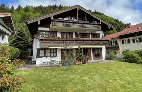 Aschau im Chiemgau Apartment | Lovely apartment for 4 guests with WIFI, TV, balcony and parking