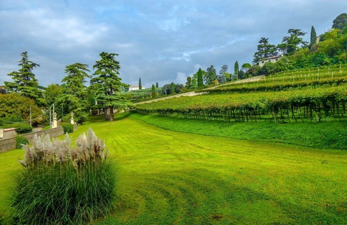 Colognola ai Colli Apartment | Lovely apartment for 8 people with WIFI, pool, A/C, TV and parking, close to Verona