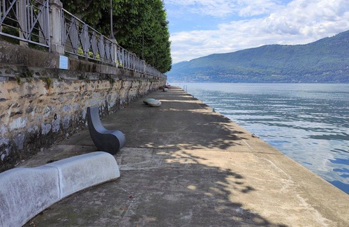 Porto Valtravaglia Apartment | Lovely apartment for 4 people with TV and pets allowed