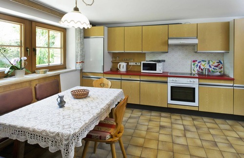 Hart im Zillertal House | Lovely apartment in villa for 15 guests with WIFI, TV, patio and pets allowed