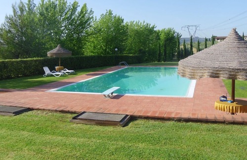 Capraia e Limite Apartment | Lovely apartment for 2 guests with WIFI, pool, TV and parking