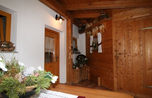 Bruck am Ziller Apartment | Lovely apartment for 10 guests with WIFI, TV, terrace and parking