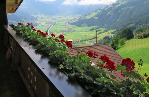 Zellbergeben Apartment | Lovely apartment for 8 people with WIFI, TV, terrace and parking