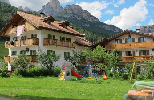 San Giovanni di Fassa Apartment | Lovely apartment for 7 people with WIFI, TV, balcony, pets allowed and parking