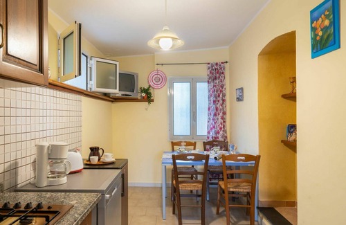 Valloria Apartment | Lovely apartment for 4 people with hot tub, pool, WIFI, TV and patio