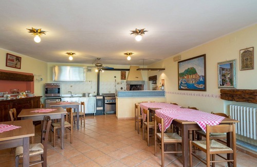 Valloria Apartment | Lovely apartment for 4 people with hot tub, pool, WIFI, TV and patio