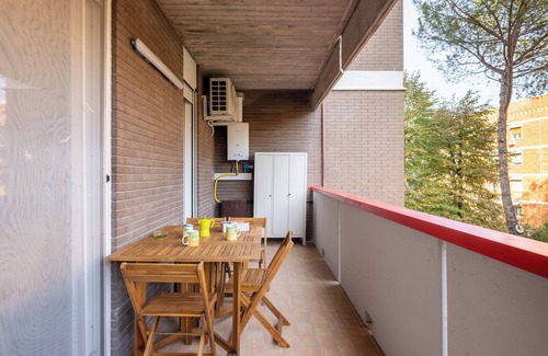 Torrino Apartment | Lovely apartment 5 minutes walk from Tor di Valle Station of MetroMare linen