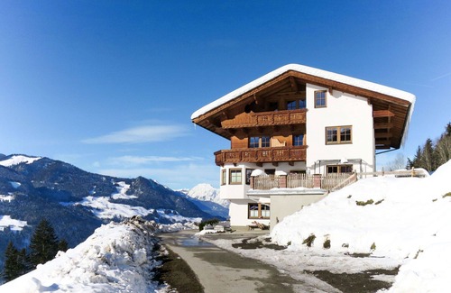 Holdernach Apartment | Lovely apartment for 4 guests with WIFI, TV, balcony and parking