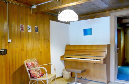 Reichenbach House | Lovely apartment in villa for 12 guests with WIFI, TV, patio, panoramic view and parking