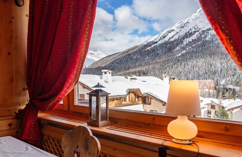Sankt Moritz-Bad Apartment | Lovely apartment for 4 guests with WIFI, TV, balcony, pets allowed and panoramic view