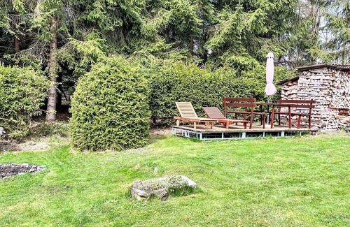 Karlovy Dvory Apartment | Lovely apartment for 5 guests with WIFI, TV and terrace