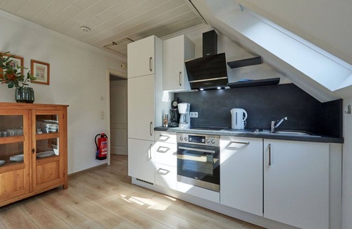 Frankenau House | Lovely apartment in villa for 8 people with WIFI, TV, terrace and pets allowed