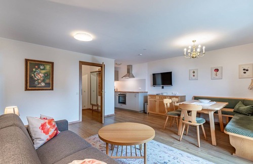 Sankt Urban Apartment | Lovely apartment for 4 guests with WIFI, TV, balcony and panoramic view