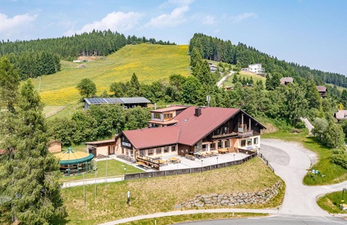 Sankt Urban Apartment | Lovely apartment for 4 guests with WIFI, TV, balcony and panoramic view