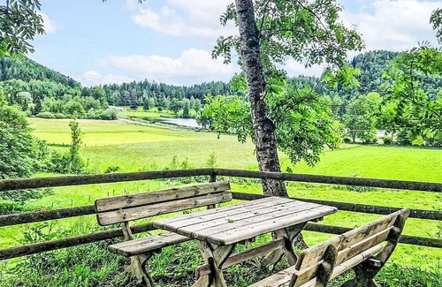 Sankt Urban Apartment | Lovely apartment for 4 guests with WIFI, TV, balcony and panoramic view