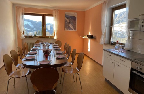 Sonnenberg Apartment | Lovely apartment for 14 guests with WIFI, TV, balcony and pets allowed