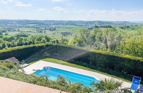 Portacomaro Apartment | Lovely apartment for 4 guests with WIFI, pool, A/C, terrace, pets allowed and panoramic view