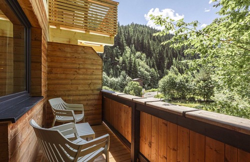 Vorderglemm Apartment | Lovely apartment for 6 people with WIFI, TV, balcony, panoramic view and parking