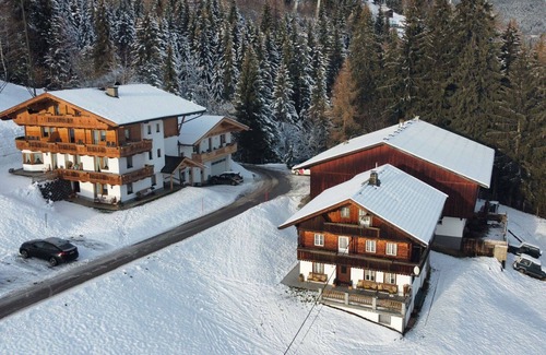 Emberg Apartment | Lovely apartment for 6 people with WIFI, TV and balcony
