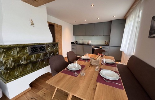 Schonbach Apartment | Lovely apartment for 4 guests with WIFI, TV, terrace and panoramic view