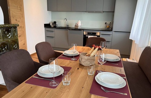 Schonbach Apartment | Lovely apartment for 4 guests with WIFI, TV, terrace and panoramic view