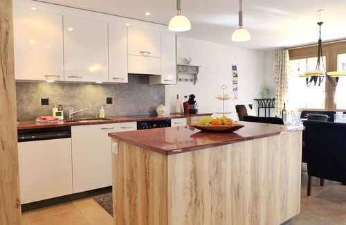 Kandersteg Apartment | Lovely apartment for 4 guests with WIFI, TV, terrace, panoramic view and parking