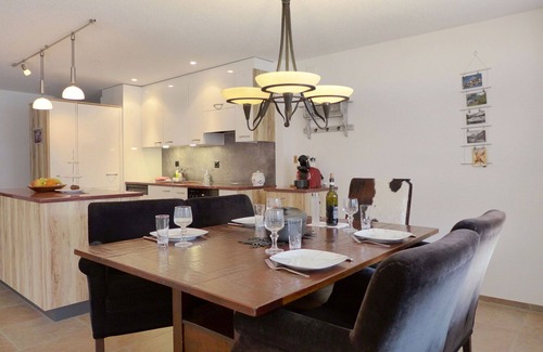 Kandersteg Apartment | Lovely apartment for 4 guests with WIFI, TV, terrace, panoramic view and parking