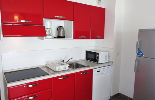 Macinaggio Apartment | Lovely apartment for 4 guests with A/C, TV, terrace, pets allowed and parking