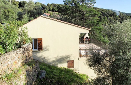Partinello Apartment | Lovely apartment for 3 people with WIFI, A/C, TV, patio, pets allowed, panoramic view and parking