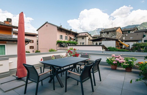 Caldonazzo Apartment | Lovely apartment for 4 people with WIFI, TV, patio, pets allowed and parking