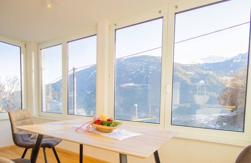 Wenns Apartment | Lovely apartment for 10 guests with WIFI, TV, patio, pets allowed and parking