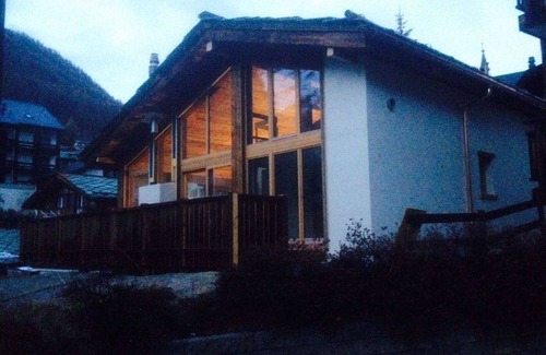 Saas-Fee Apartment | Lovely apartment for 10 guests with WIFI, TV and balcony