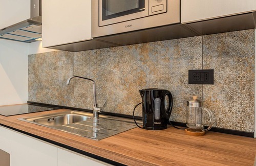Verceia Apartment | Lovely apartment for 2 people with WIFI, A/C, TV and balcony