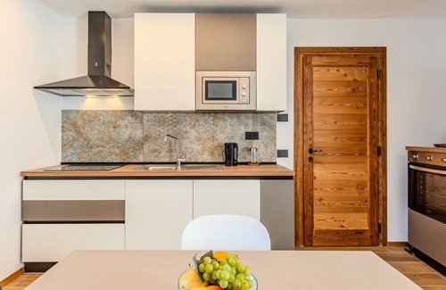 Verceia Apartment | Lovely apartment for 2 people with WIFI, A/C, TV and balcony