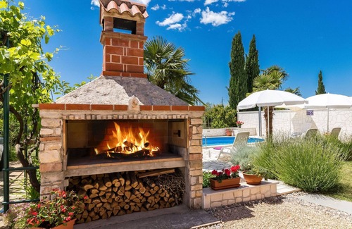Nova Vas Apartment | Lovely apartment for 3 guests with A/C, WIFI, pool, TV and terrace