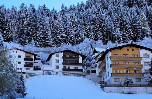 Ischgl Apartment | Lovely apartment for 4 guests with WIFI, TV and pets allowed