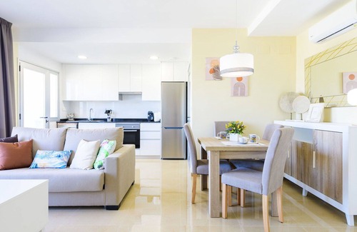 Cabanes Apartment | Lovely apartment for 4 guests with pool, WIFI, A/C, TV, terrace and parking