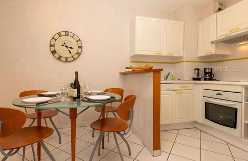 Saint-Igneuc Apartment | Lovely apartment for 4 people with WIFI, TV, patio, pets allowed and parking