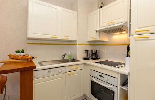 Saint-Igneuc Apartment | Lovely apartment for 4 people with WIFI, TV, patio, pets allowed and parking