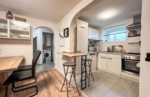 Drassmarkt Apartment | Lovely apartment for 4 guests with WIFI, TV, patio, pets allowed and panoramic view