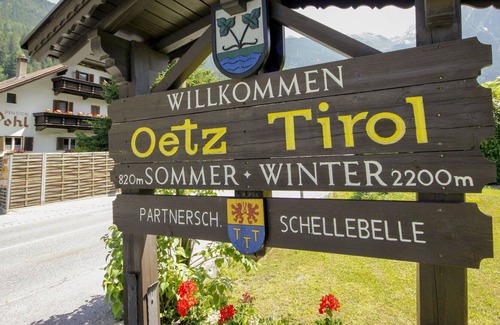 Oetz Apartment | Lovely apartment for 4 guests with WIFI, TV and parking