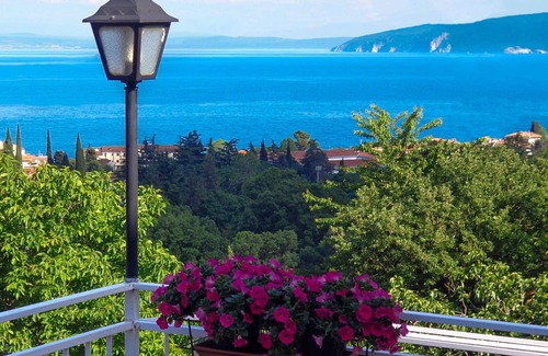 Sucici Apartment | Lovely apartment for 4 guests with A/C, WIFI, TV, terrace and parking