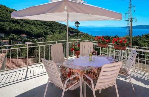 Sucici Apartment | Lovely apartment for 4 guests with A/C, WIFI, TV, terrace and parking