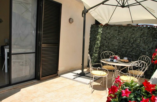 Formia Apartment | Lovely apartment for 4 guests with A/C, WIFI, TV, terrace and pets allowed