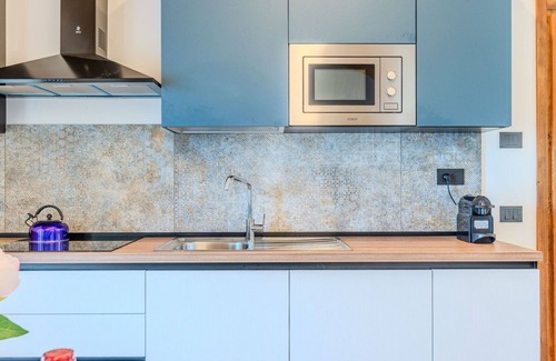 Verceia Apartment | Lovely apartment for 4 guests with WIFI, A/C, TV and balcony