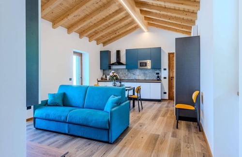 Verceia Apartment | Lovely apartment for 4 guests with WIFI, A/C, TV and balcony