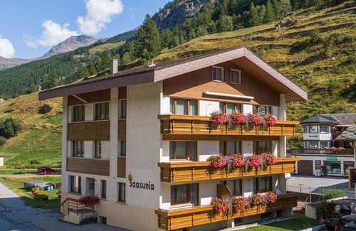 Gruben Apartment | Lovely apartment for 5 guests with WIFI, TV and balcony