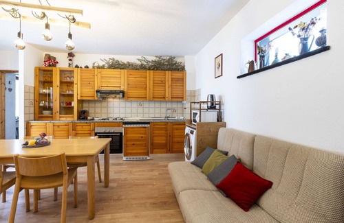 Isola Apartment | Lovely apartment for 5 guests with WIFI, TV, terrace, pets allowed and parking