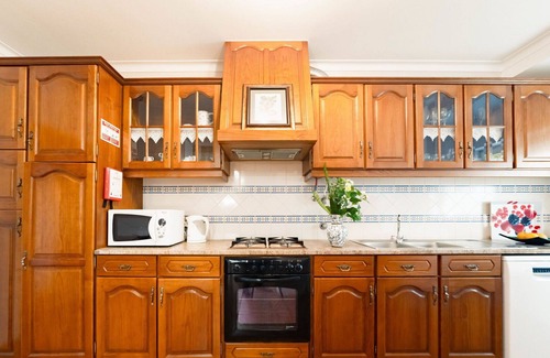 Alcobaca Apartment | Lovely apartment for 5 guests with A/C, WIFI, TV and terrace