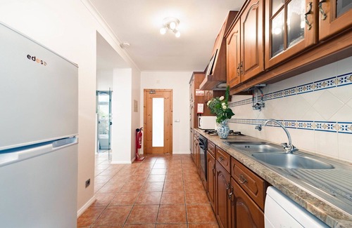 Alcobaca Apartment | Lovely apartment for 5 guests with A/C, WIFI, TV and terrace